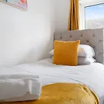 Classic 4-bedroom Retreat Close To Infinity Bridge Σπίτι διακοπών *