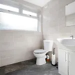 Σπίτι διακοπών Classic 4-bedroom Retreat Close To Infinity Bridge Thornaby on Tees