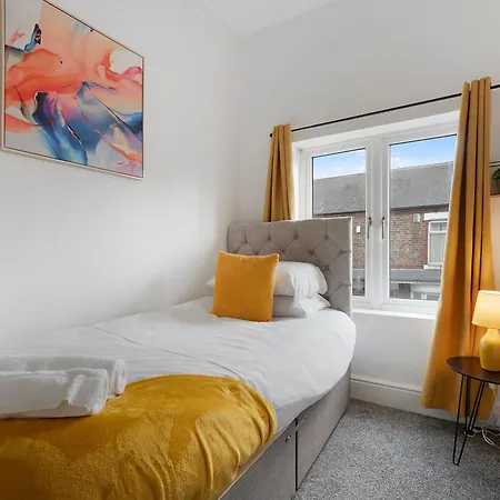 Apartment Classic 4-bedroom Retreat Close To Infinity Bridge Thornaby on Tees