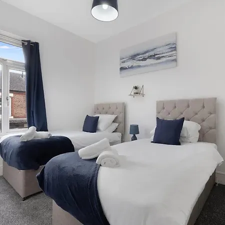 Classic 4-bedroom Retreat Close To Infinity Bridge * Thornaby on Tees