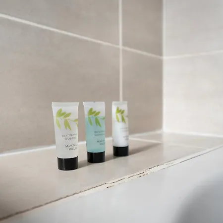 Classic 4-bedroom Retreat Close To Infinity Bridge Lejlighed